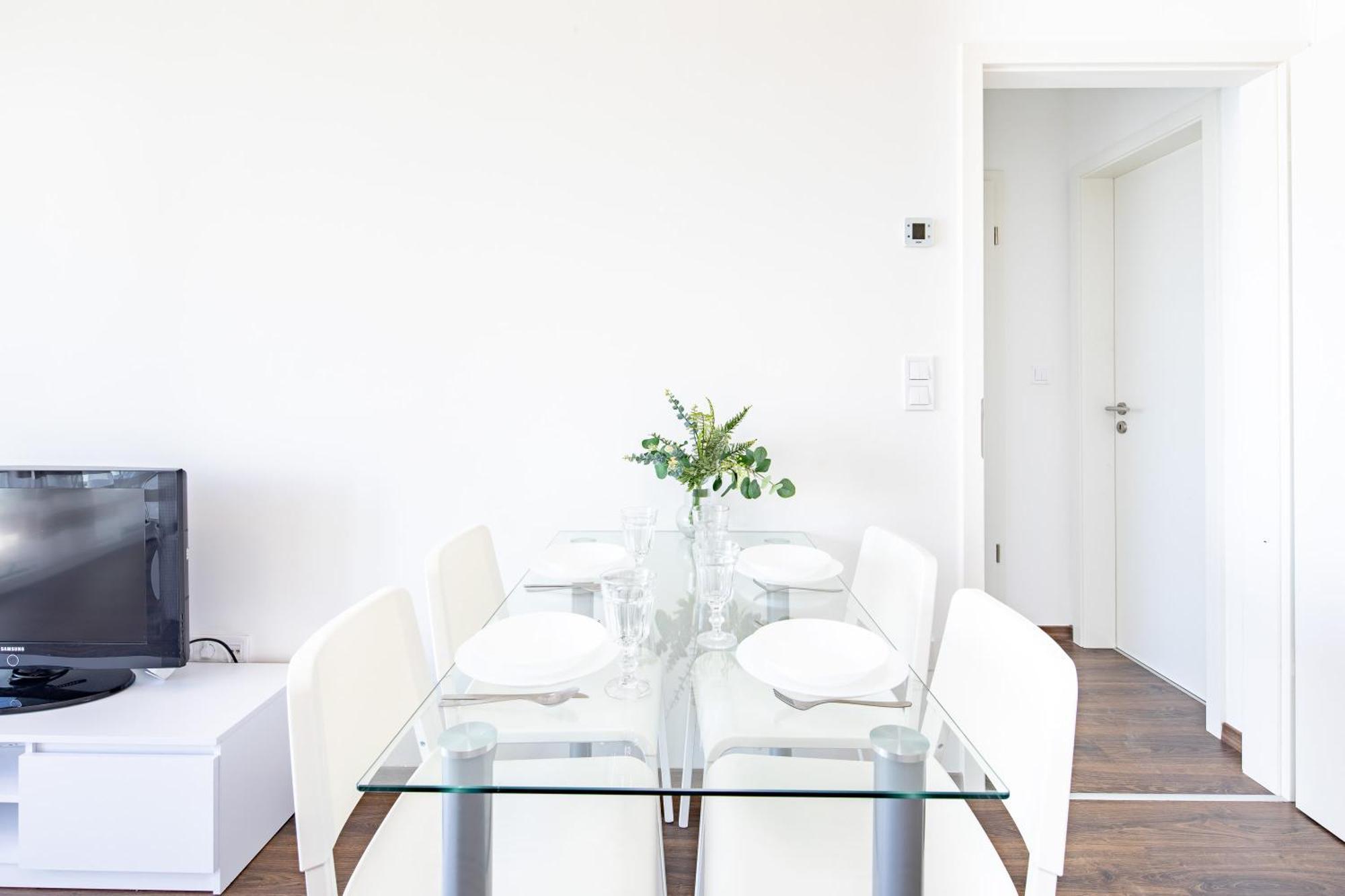 - Balcony - Cozy - Ac Apartament