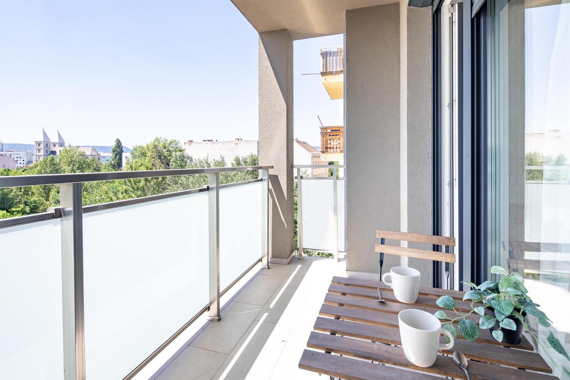 - Balcony - Cozy - Ac Apartament